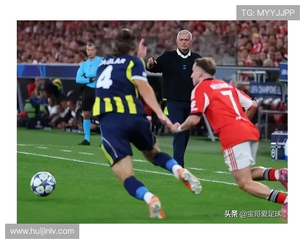 乐极生悲 利兹联球迷庆祝球队重返英超时从树上坠落致昏迷